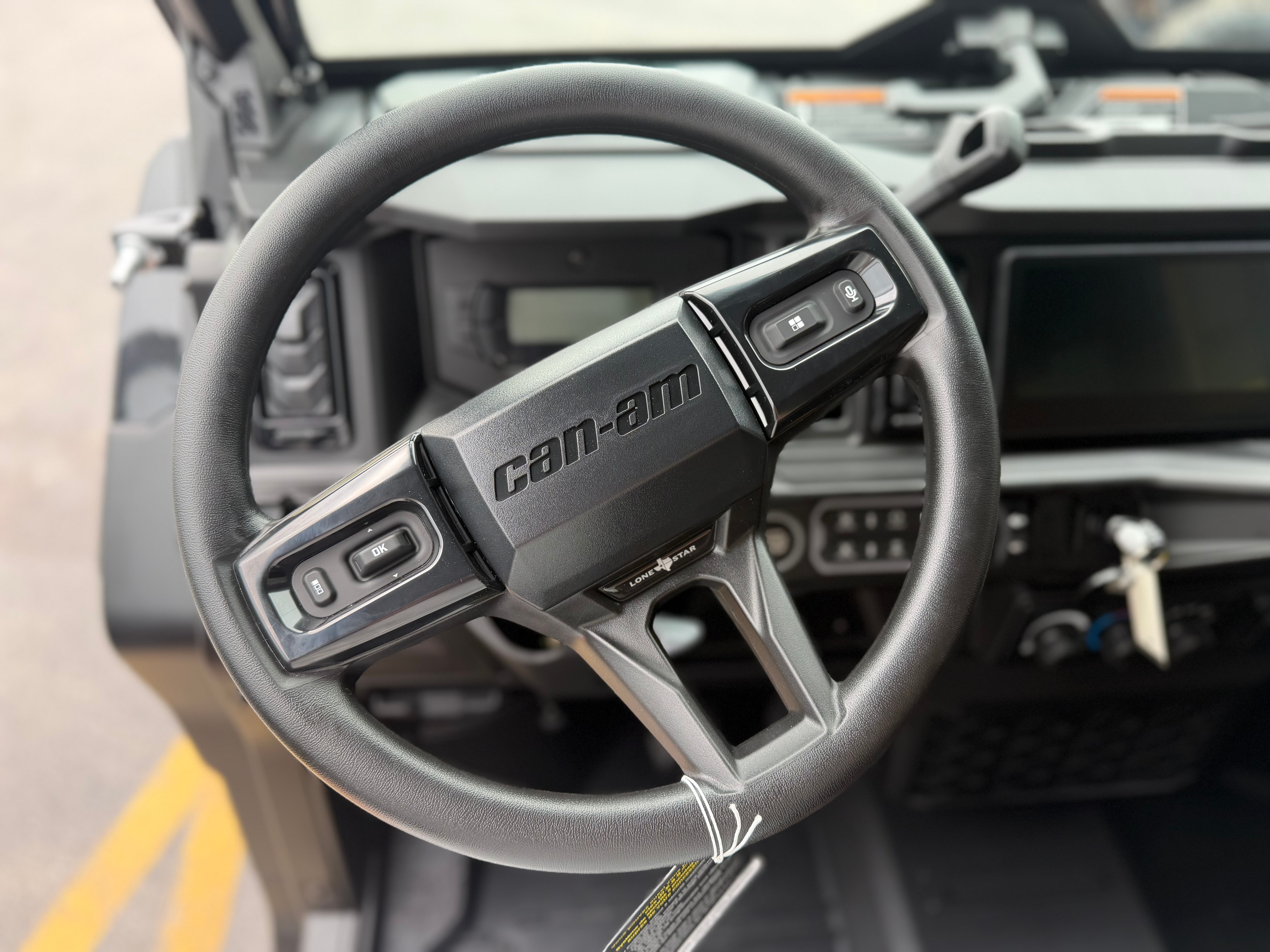 2026 Can-Am Defender MAX LONE STAR CAB HD11 Utility Vehicles