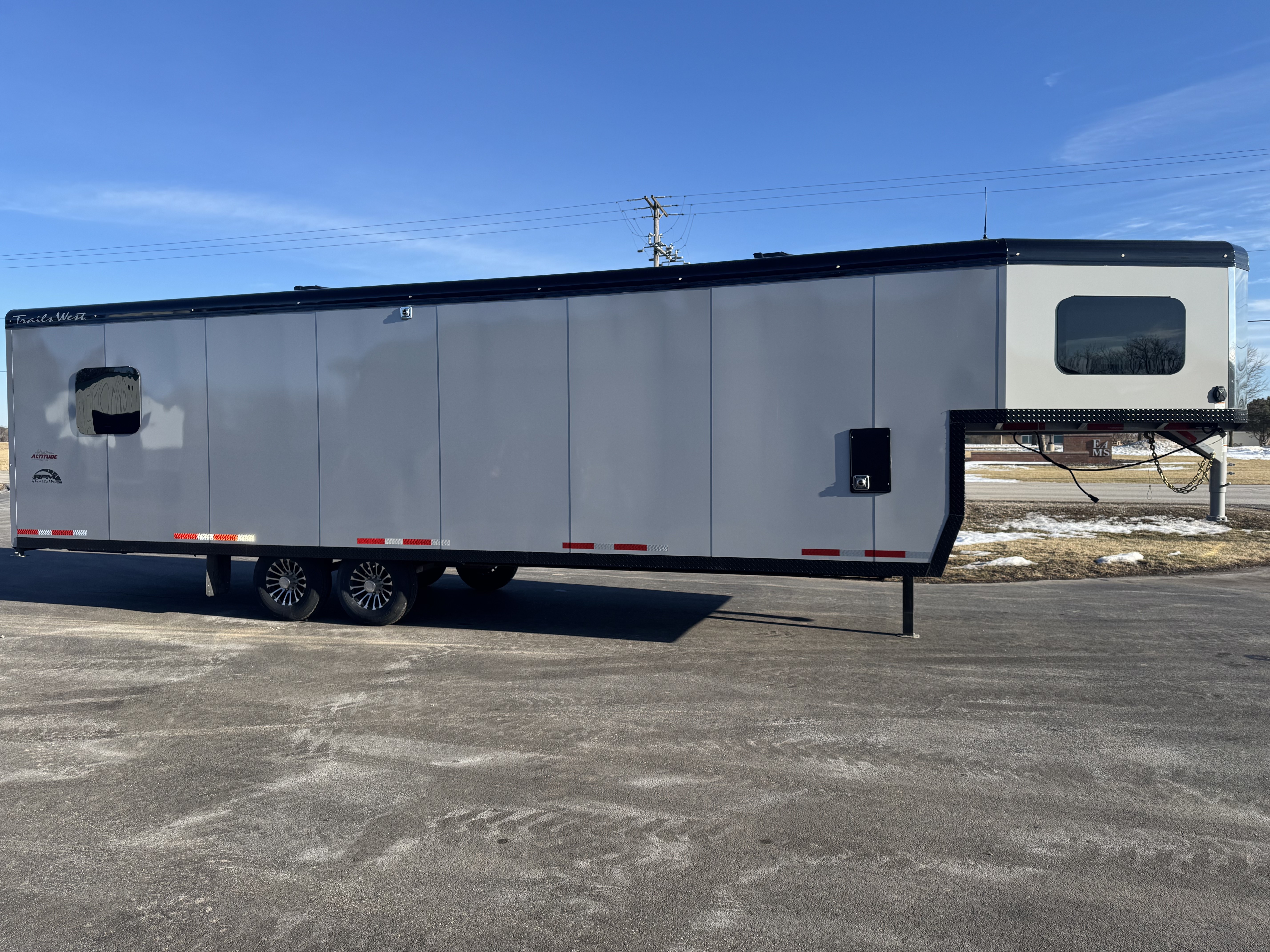 2026 Trails West RPM 28' GN Trailers
