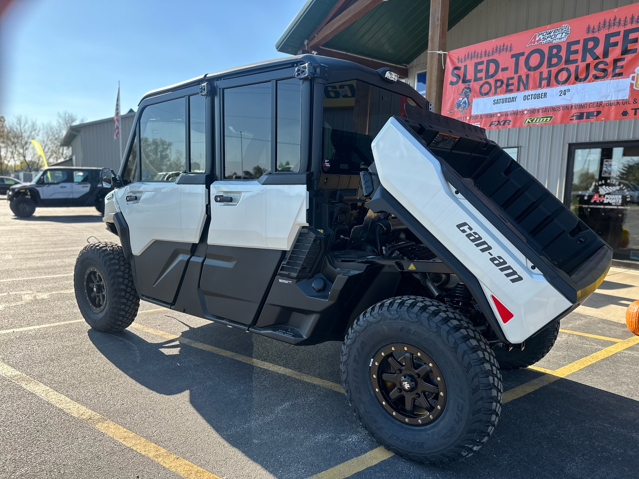 2026 Can-Am Defender MAX Limited HD11 Utility Vehicles