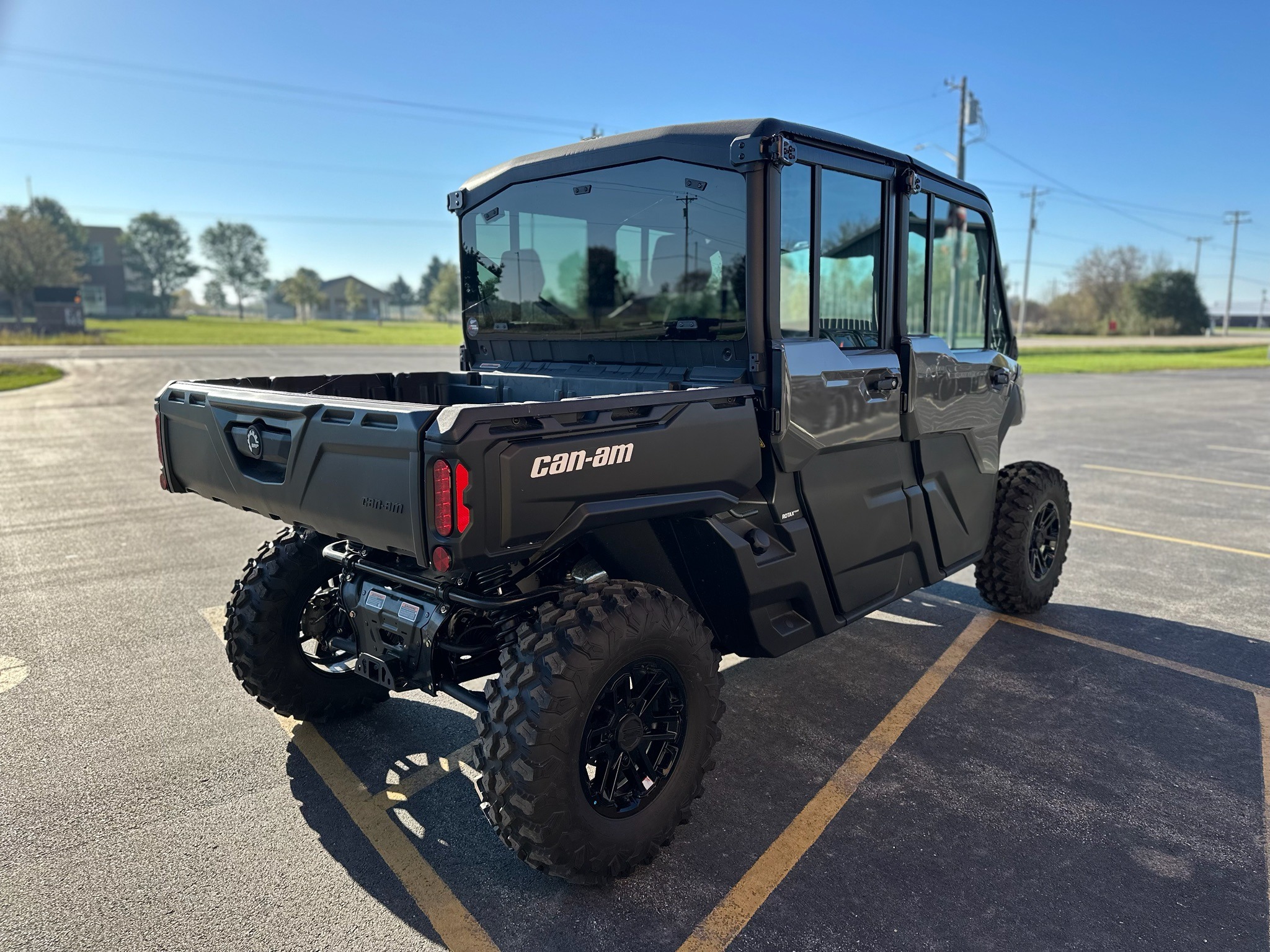 2027 Can-Am Defender MAX DPS CAB HD10 Utility Vehicles