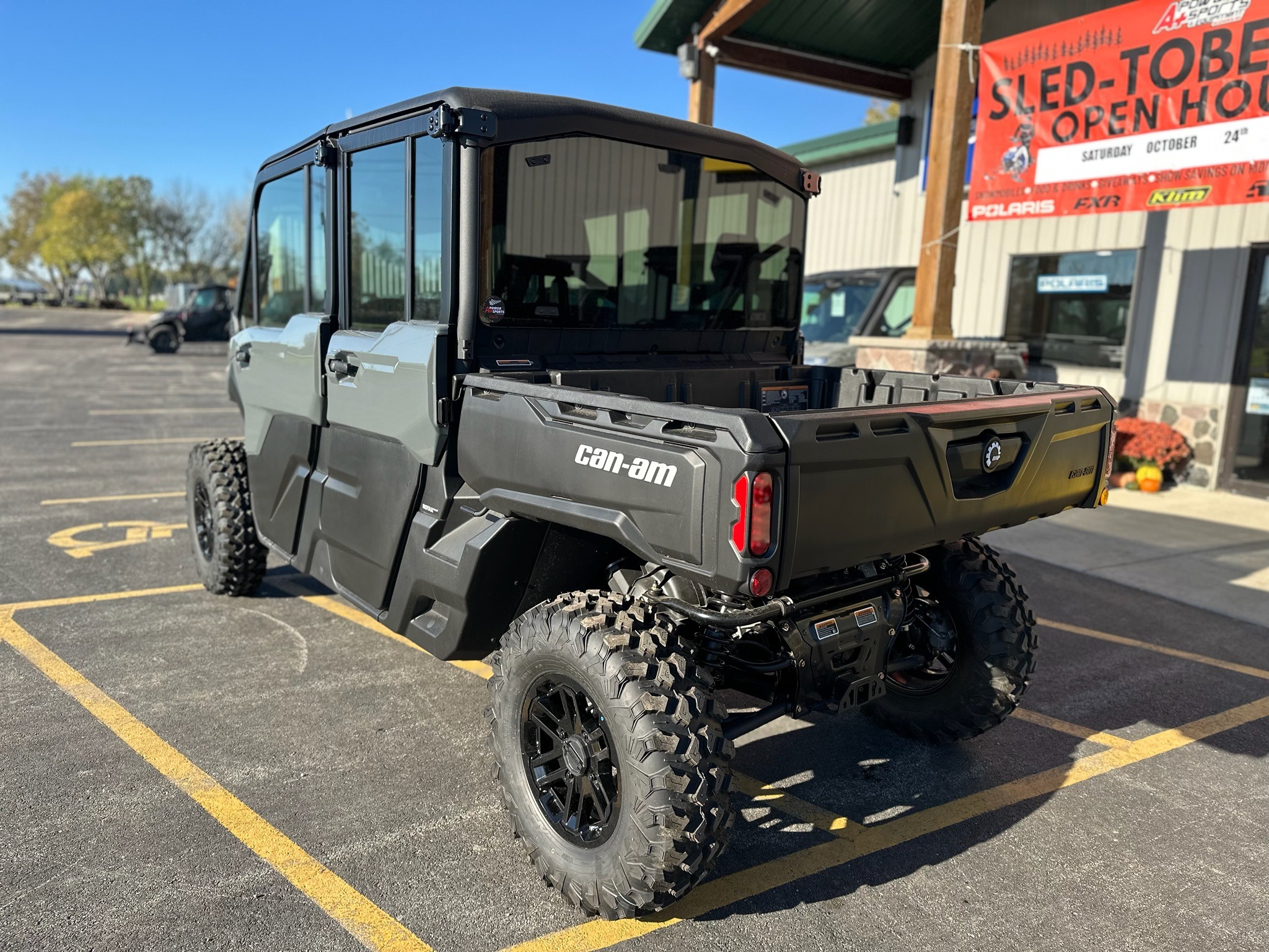 2027 Can-Am Defender MAX DPS CAB HD10 Utility Vehicles